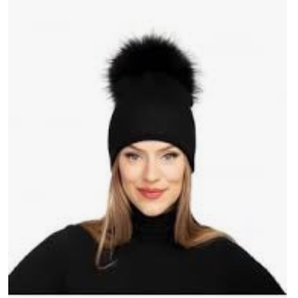 Lindo F Accessories - Lindo F Wool Toque with Pom